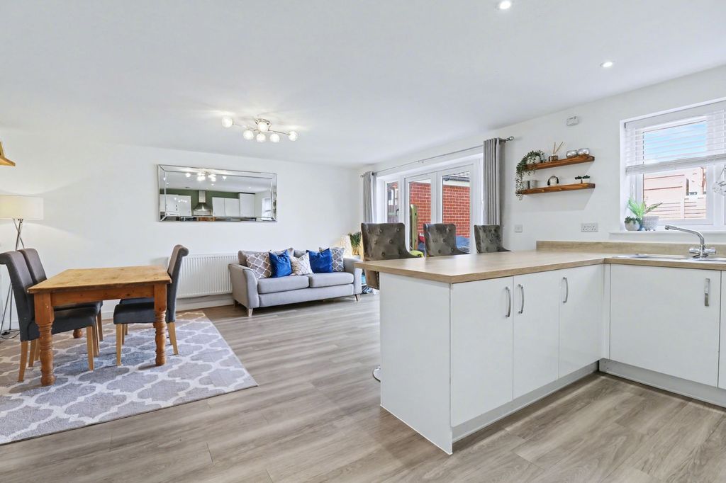 Additional image 2 of 4 bed detached house for saleClaypit Copse, Bursledon SO31