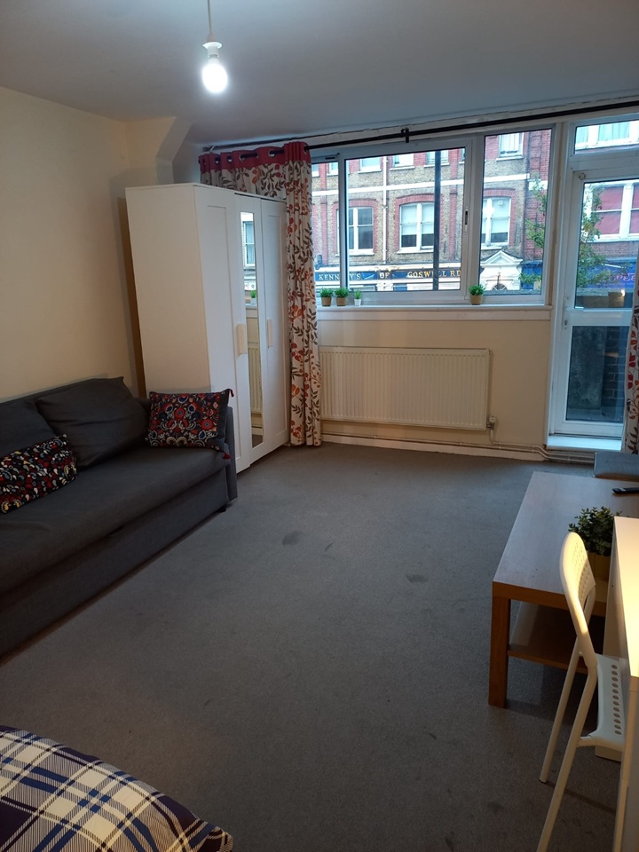 3 Bed Flat, The Triangle, EC1V, N1 7GU photo 3