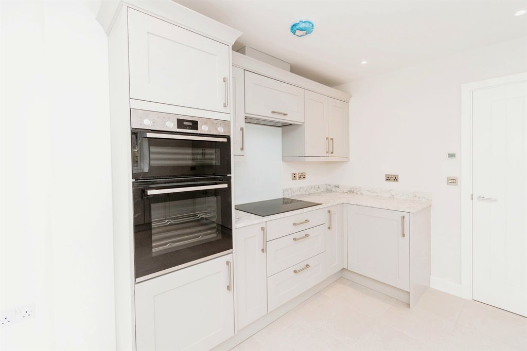 Additional image 4 of 4 bed detached house for saleEmbley Lane, East Wellow, Romsey SO51