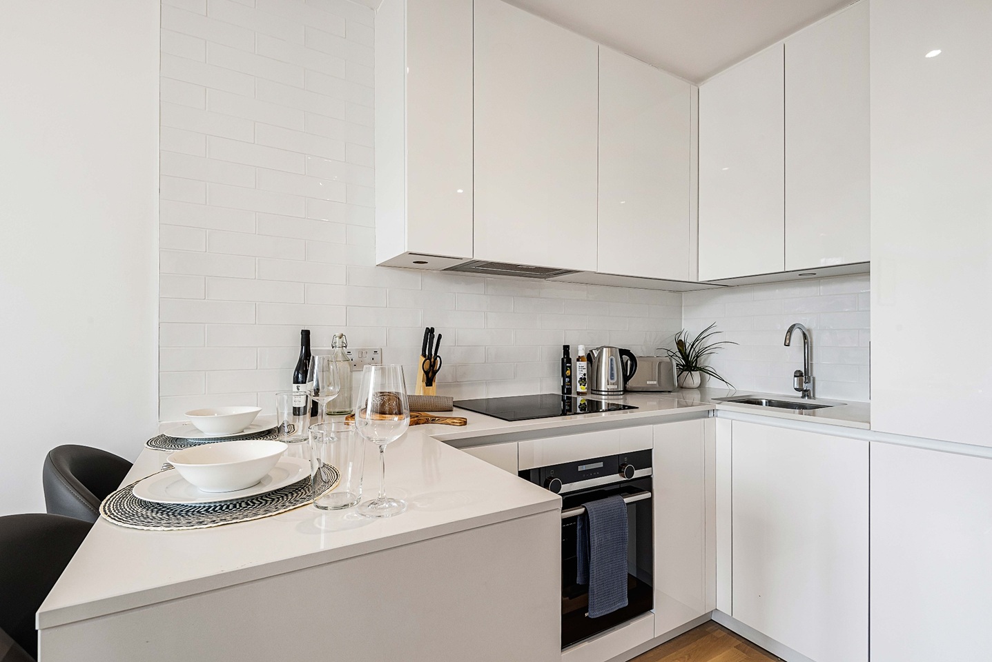 1 Bed Flat, Gravity Royal Heights, RG1, N1 7GU photo 2