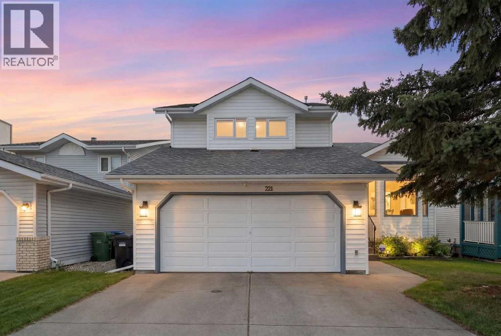 221 Scurfield Place NW