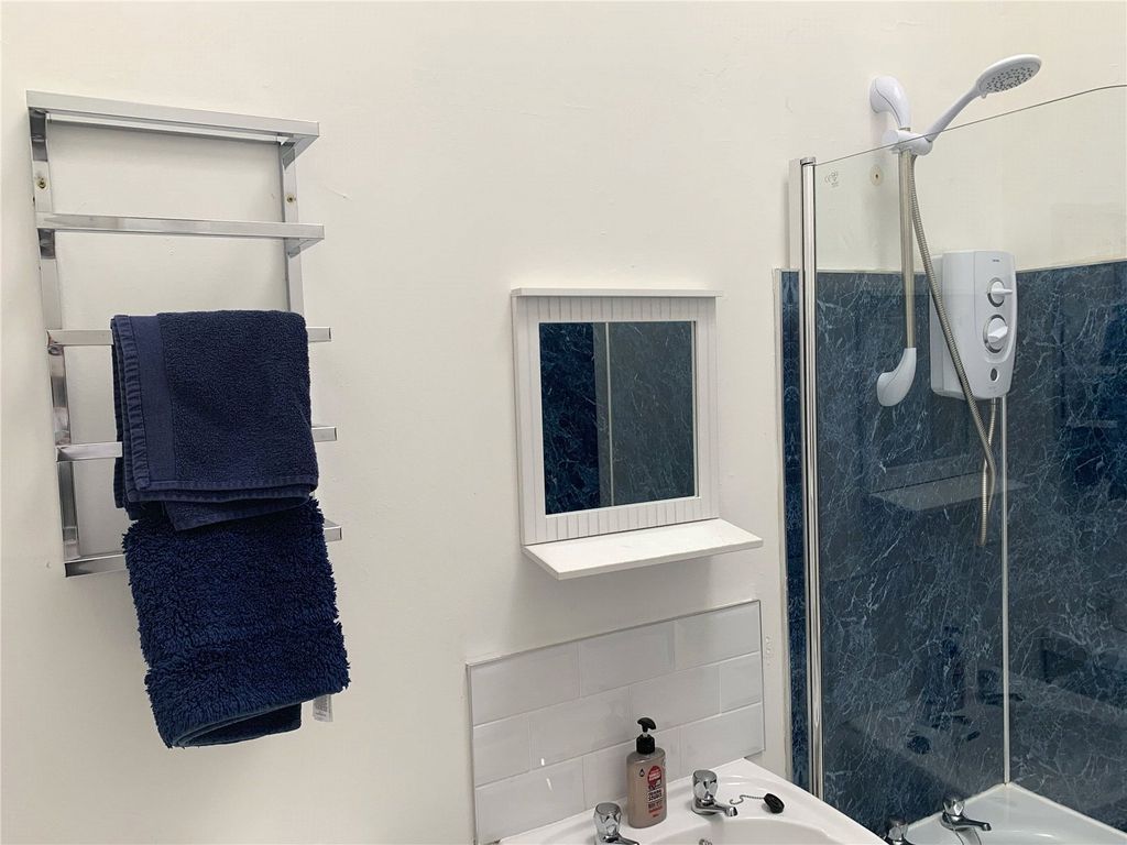 Additional image 10 of 1 bed flat for saleFlat 5, Dunmore Apartments, Warren Street, Tenby, Pembrokeshire SA70