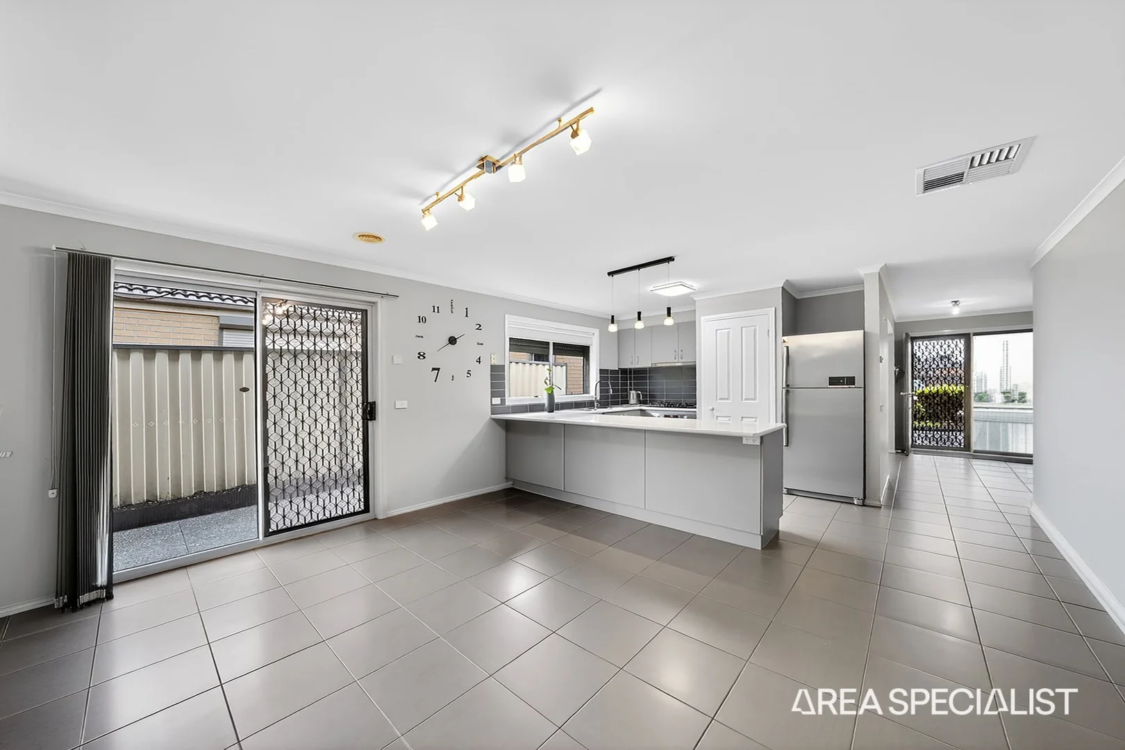 Additional image 10 of 37 Scarborough Crescent, Harkness VIC 3337