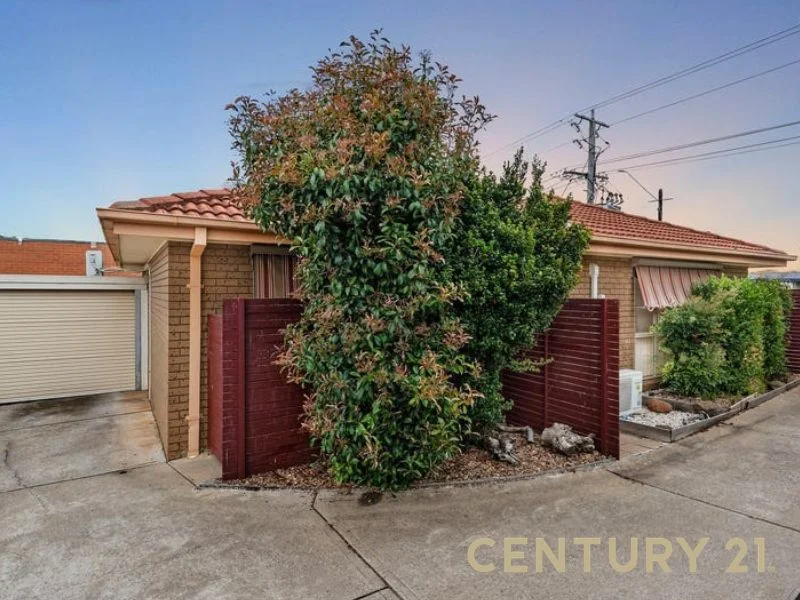 4/10 Station Road, Melton South VIC 3338