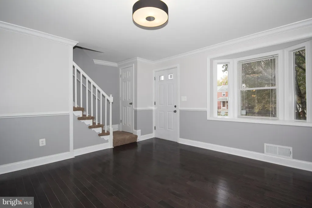 1534 Kingsway Rd, Baltimore, MD 21218
