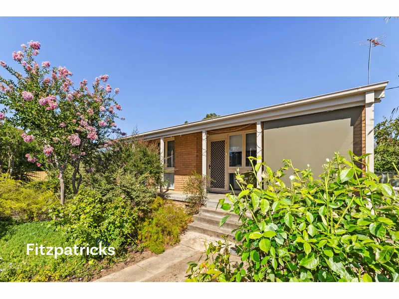 32 Chifley Crescent, Kooringal NSW 2650