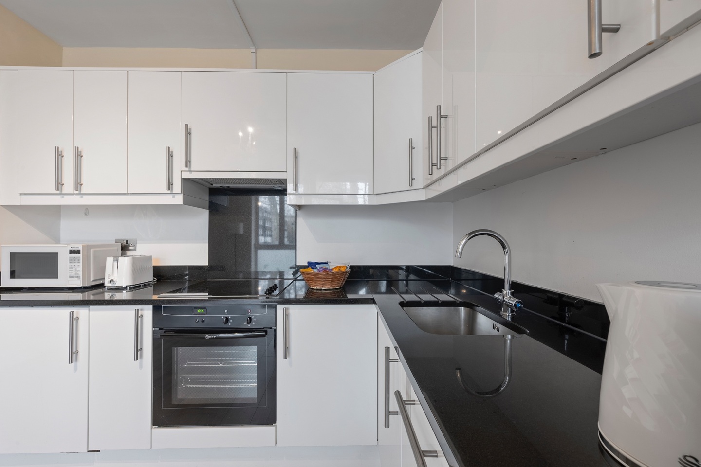 2 Bed Flat, Storrington, WC1H, N1 7GU photo 3