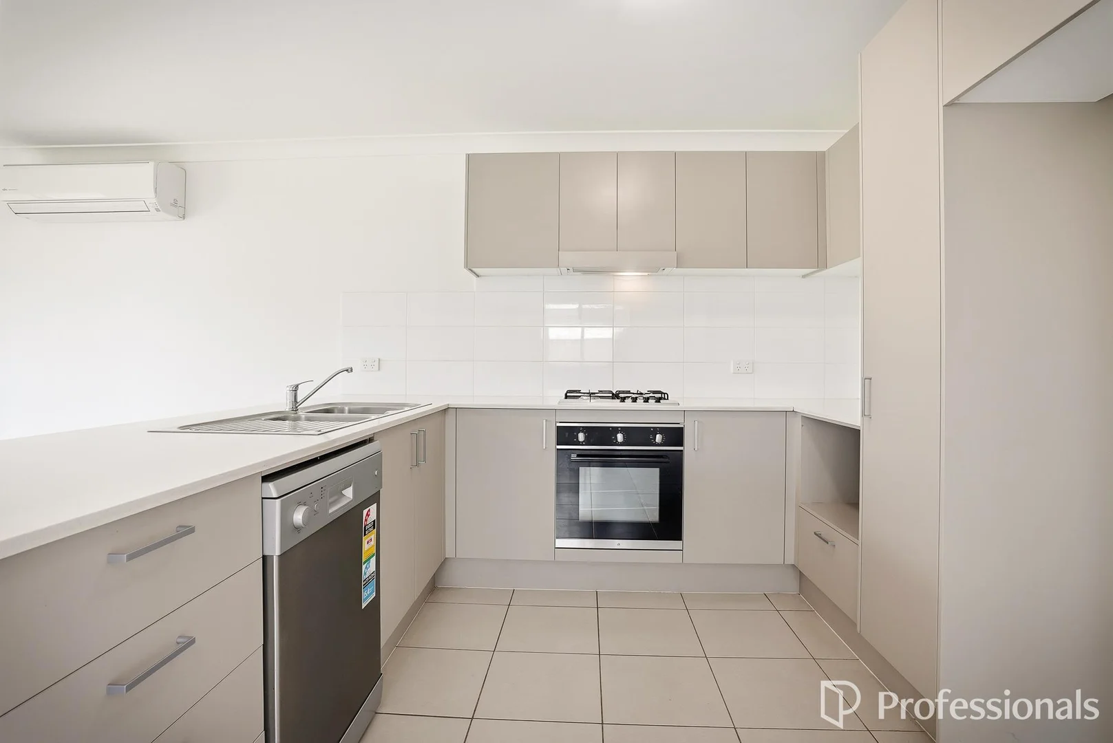 Additional image 3 of 22 Longmeadow Parkway, Box Hill NSW 2765