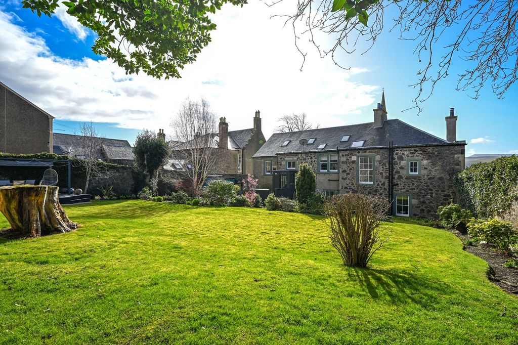 Additional image 21 of 3 bed flat for saleUpper Davaar, 75 High Street, Biggar ML12