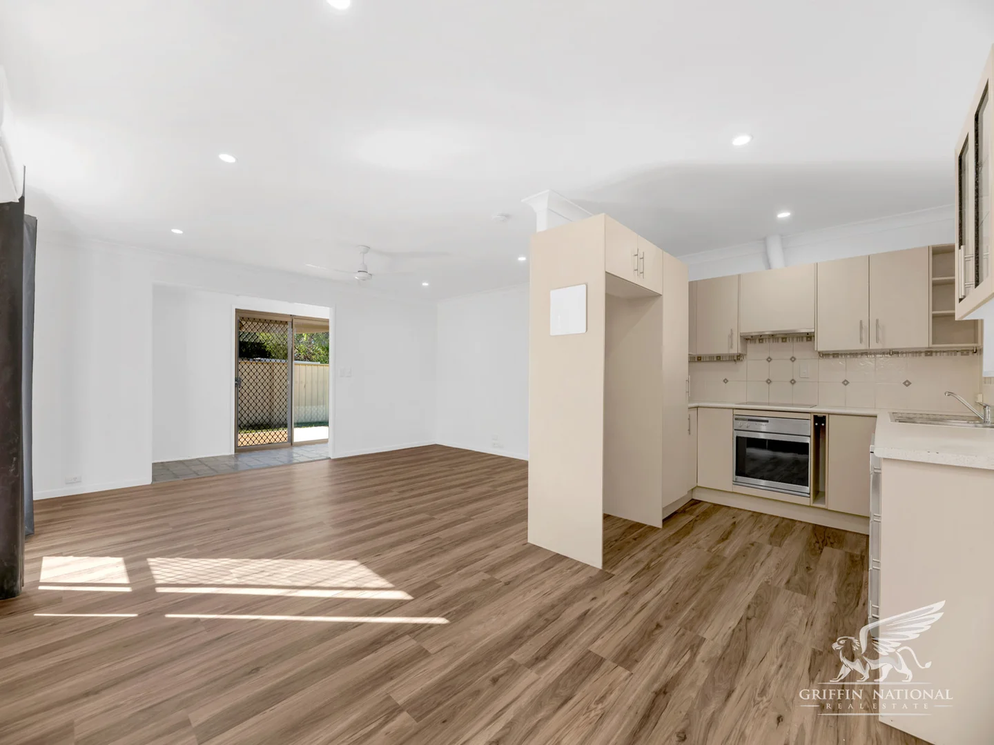 1301 Anzac Ave, Kallangur QLD 4503 photo 4