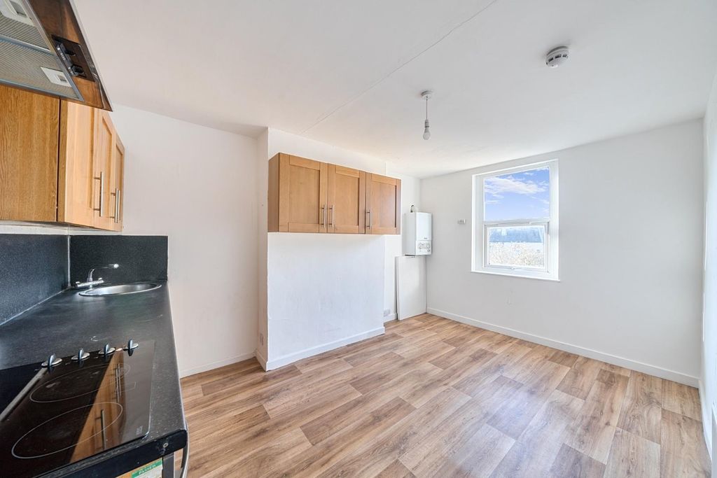 Additional image 3 of 2 bed flat for saleLorne Road, Bath BA2