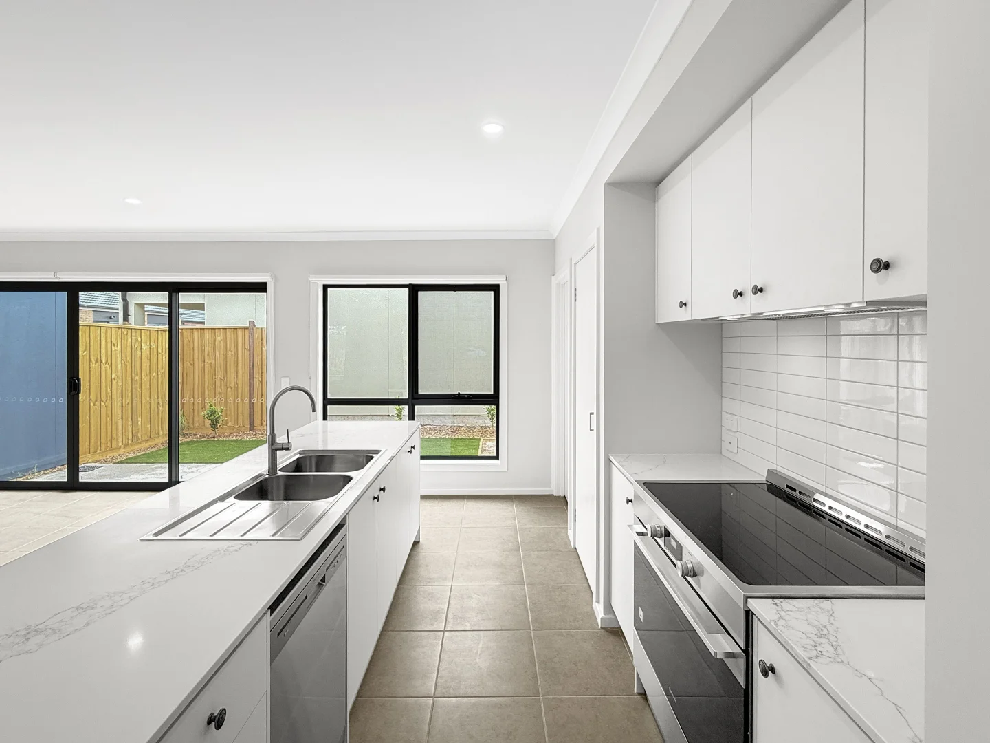 Additional image 3 of 39 Camelon Avenue, Thornhill Park VIC 3335