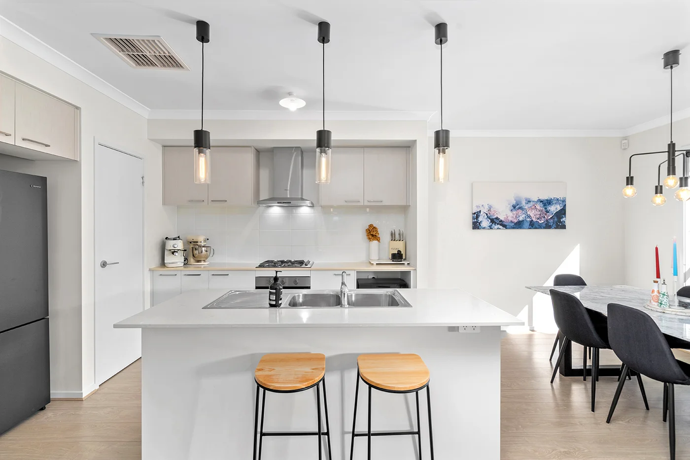 Additional image 2 of 15 Oresund Street, Craigieburn VIC 3064