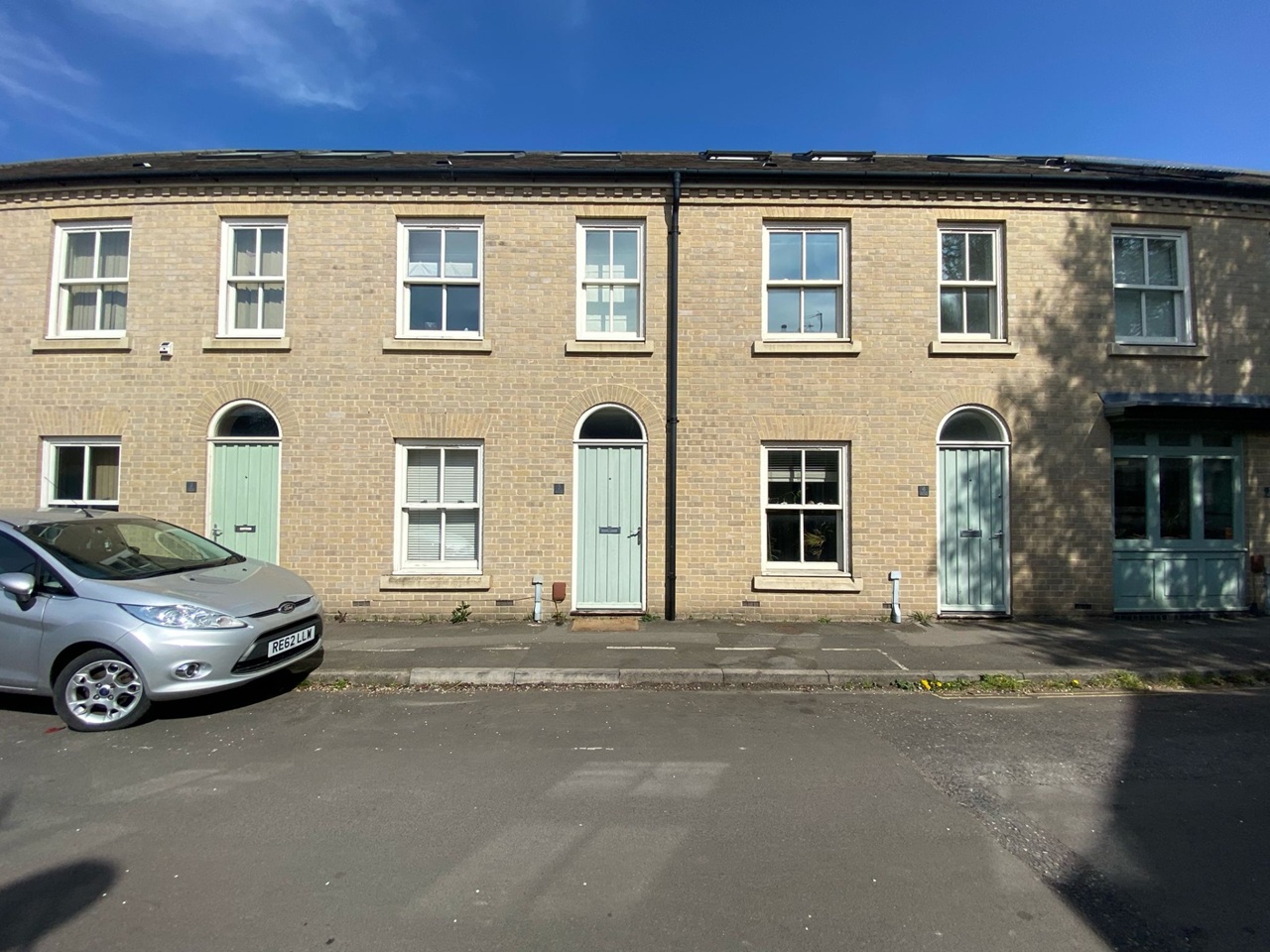 3 Bed Terraced House, Jubilee Terrace, CB1, N1 7GU