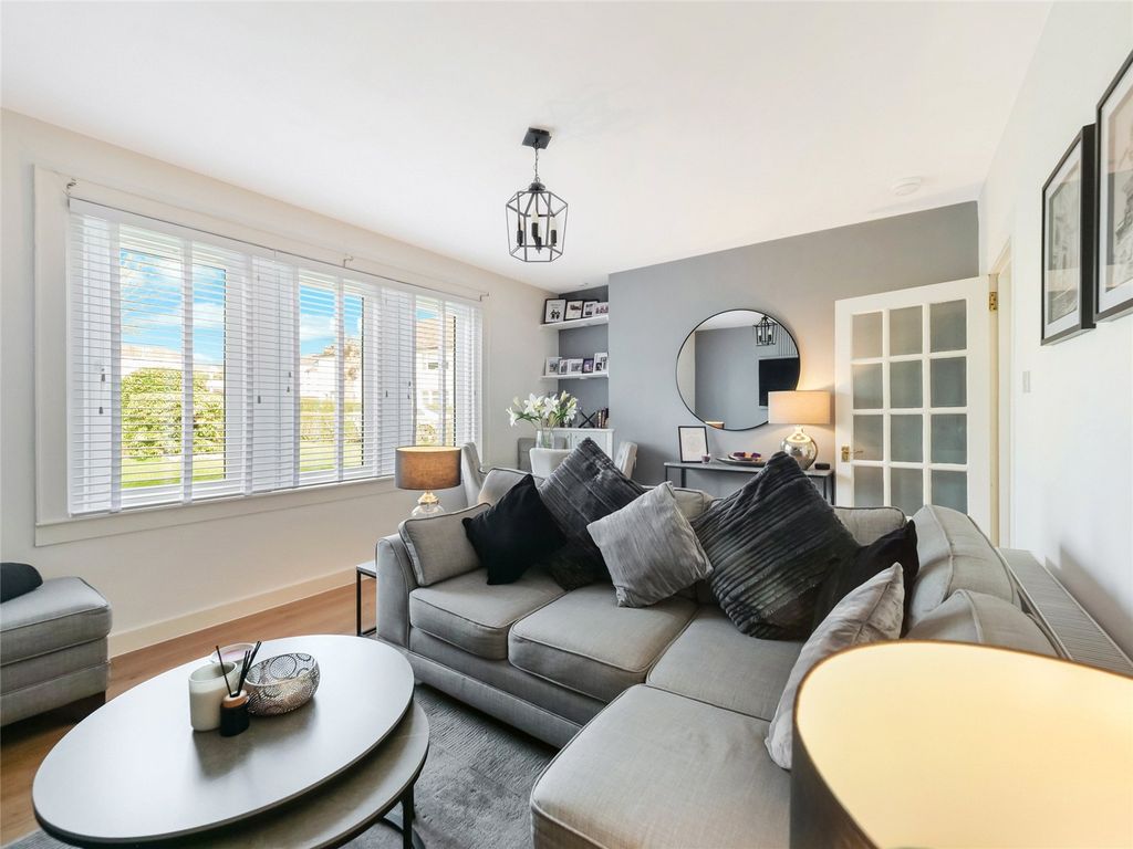 2 bed flat for saleChestnut Drive, Clydebank, West Dunbartonshire G81 photo 2