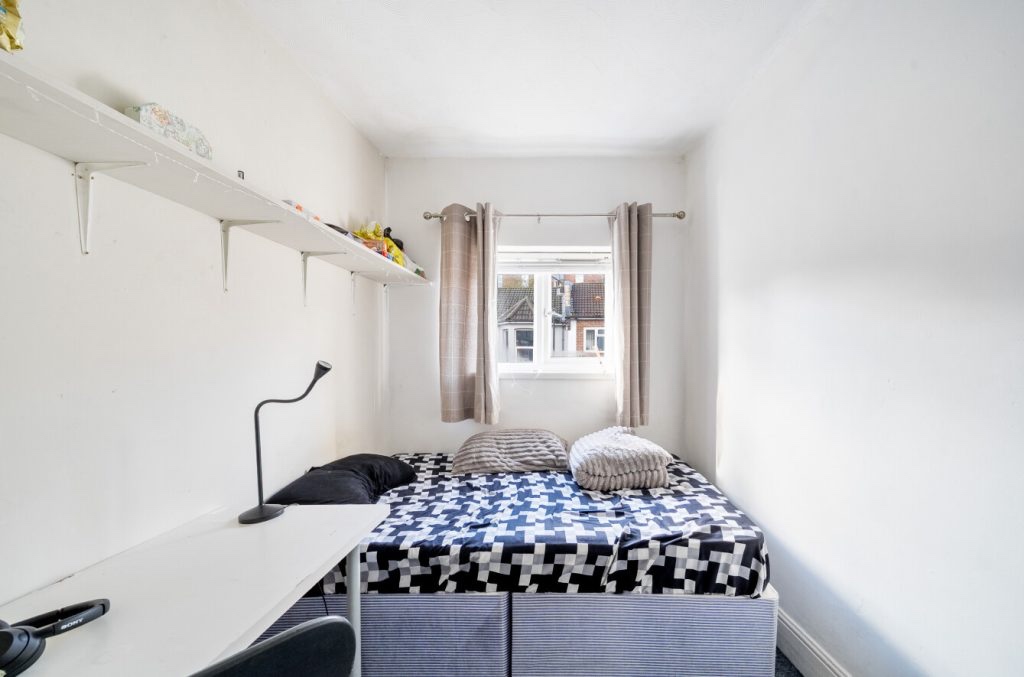 Additional image 5 of 5 Bed End Terrace, Thackeray Road, SO17, N1 7GU