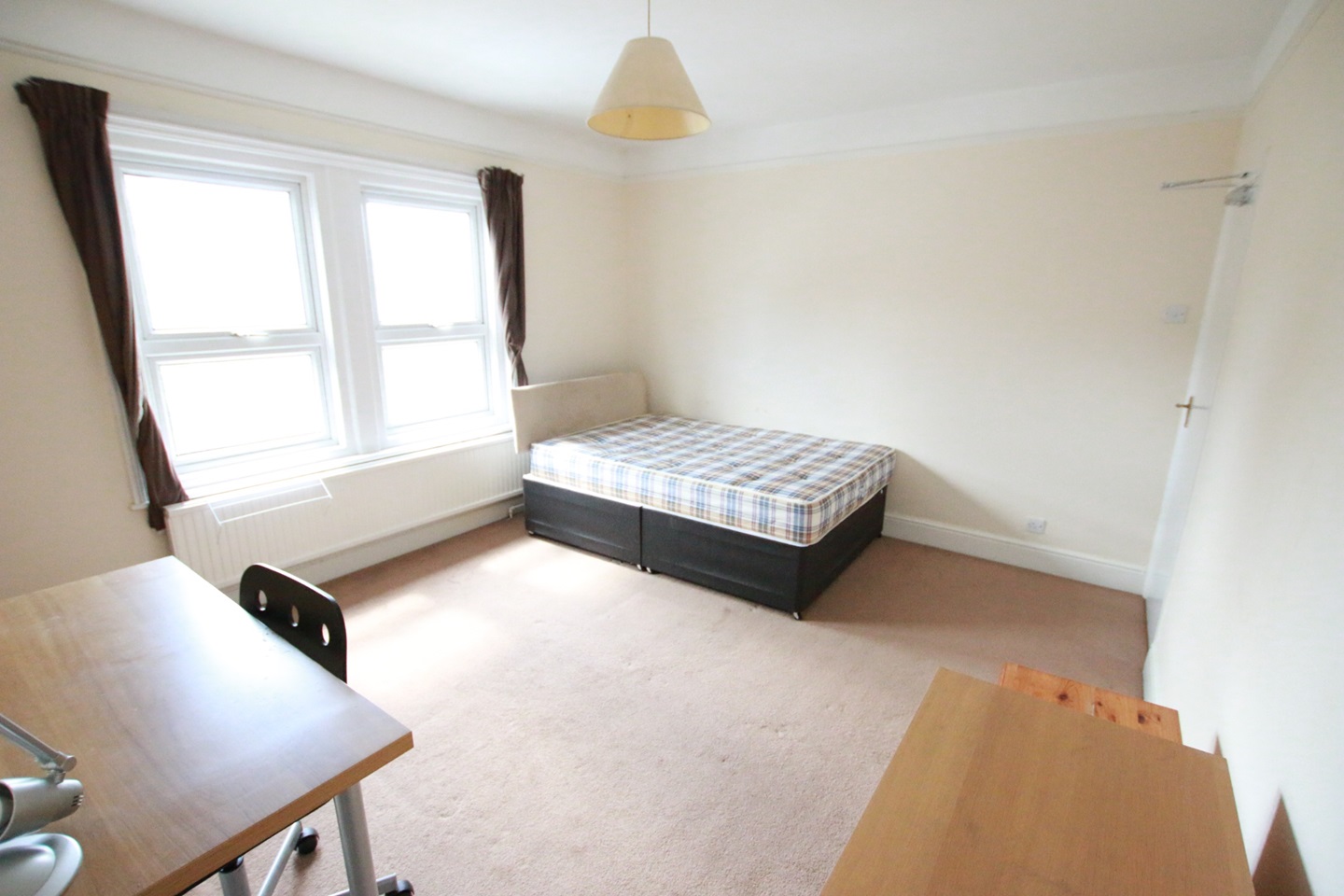 4 Bed Terraced House, St. Peters Road, RG6, N1 7GU
