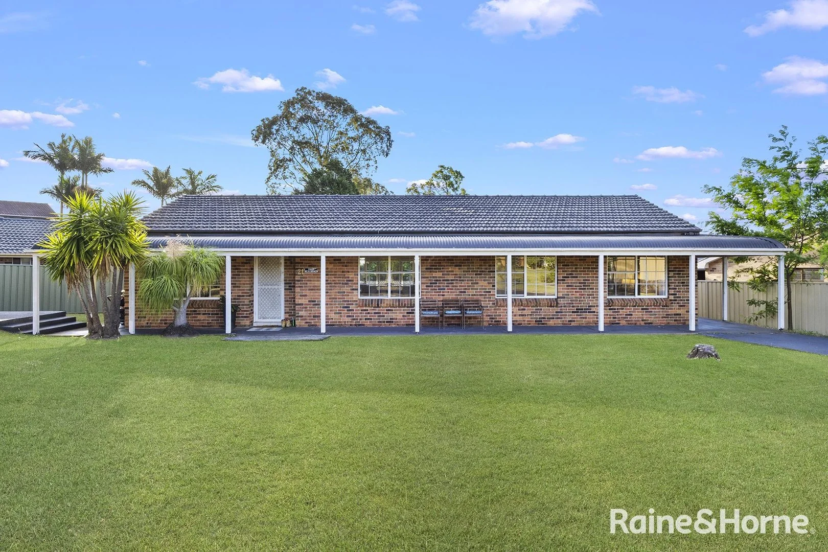 21 Salter Avenue, Minto NSW 2566