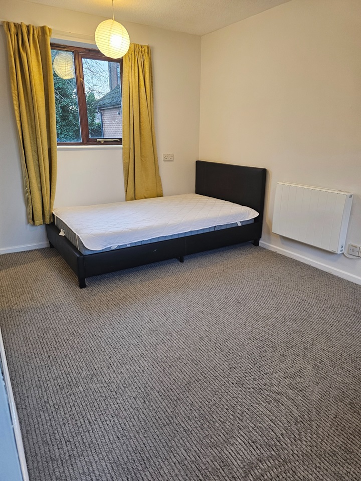 Additional image 2 of Studio Flat, Corrie Road, CB1, N1 7GU