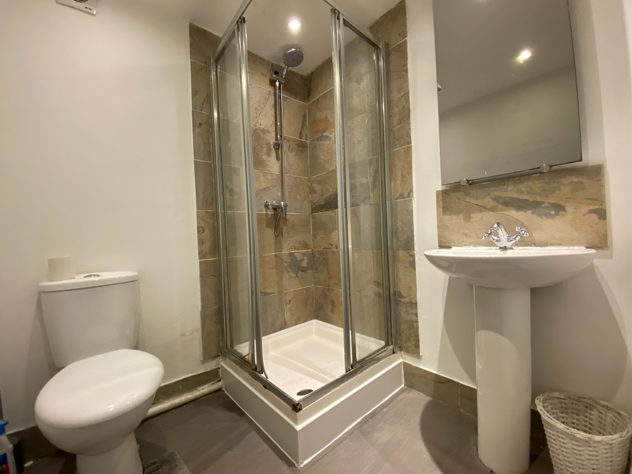 1 Bed Flat, Tyrrell House, LE3, N1 7GU photo 5
