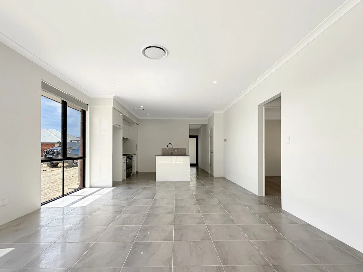 Additional image 11 of 2 Kembla Way, Lakelands WA 6180