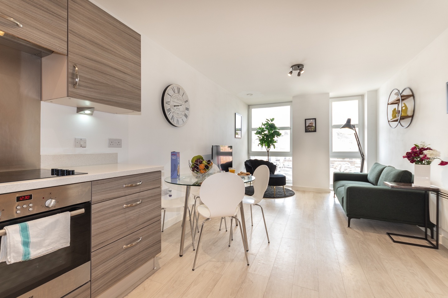 2 Bed Flat, Empress Heights, SO14, N1 7GU photo 3