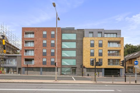 Woolwich Road, Charlton, London SE7