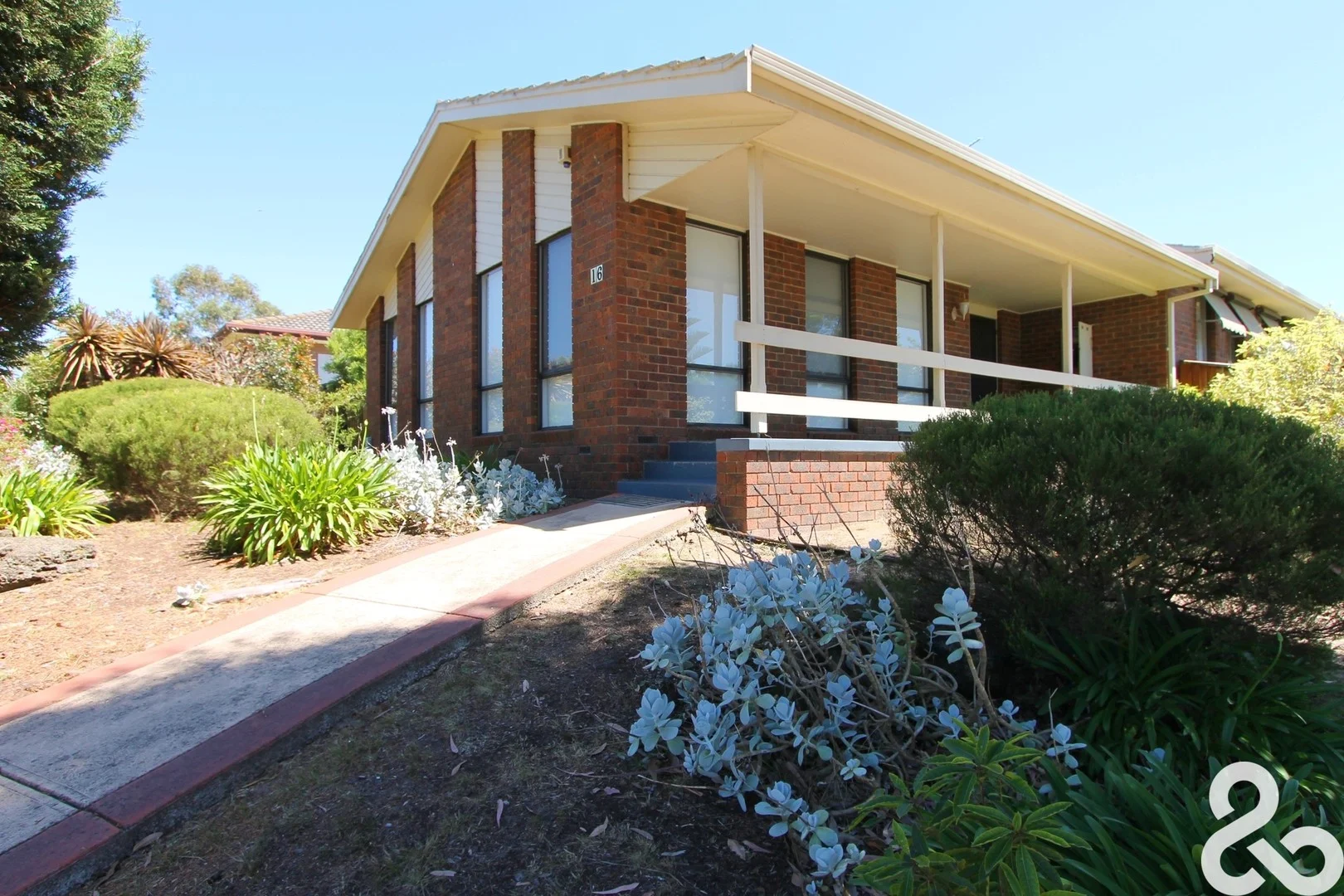 16 Flemington Drive, Mill Park VIC 3082
