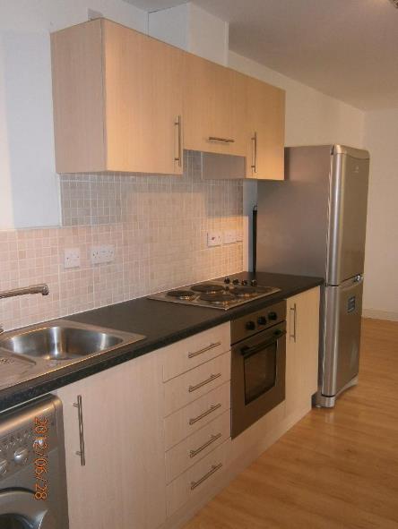 2 Bed Flat, Moss Lane East, M14, N1 7GU photo 3