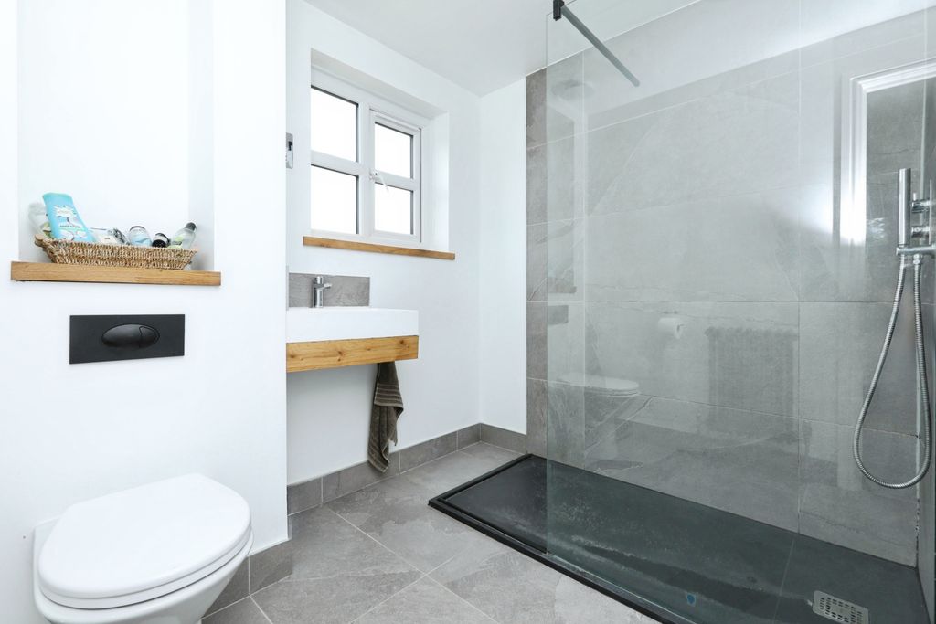 Additional image 13 of 4 bed detached house for saleDoncaster Road, Westwoodside, Doncaster DN9