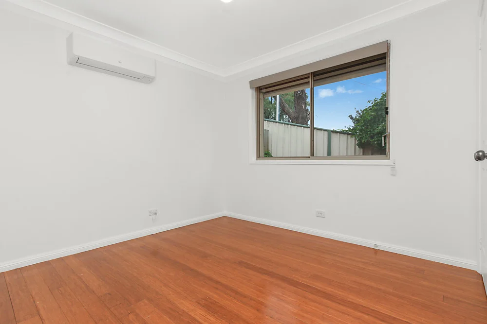 6 Yass Close, Prestons NSW 2170 photo 3
