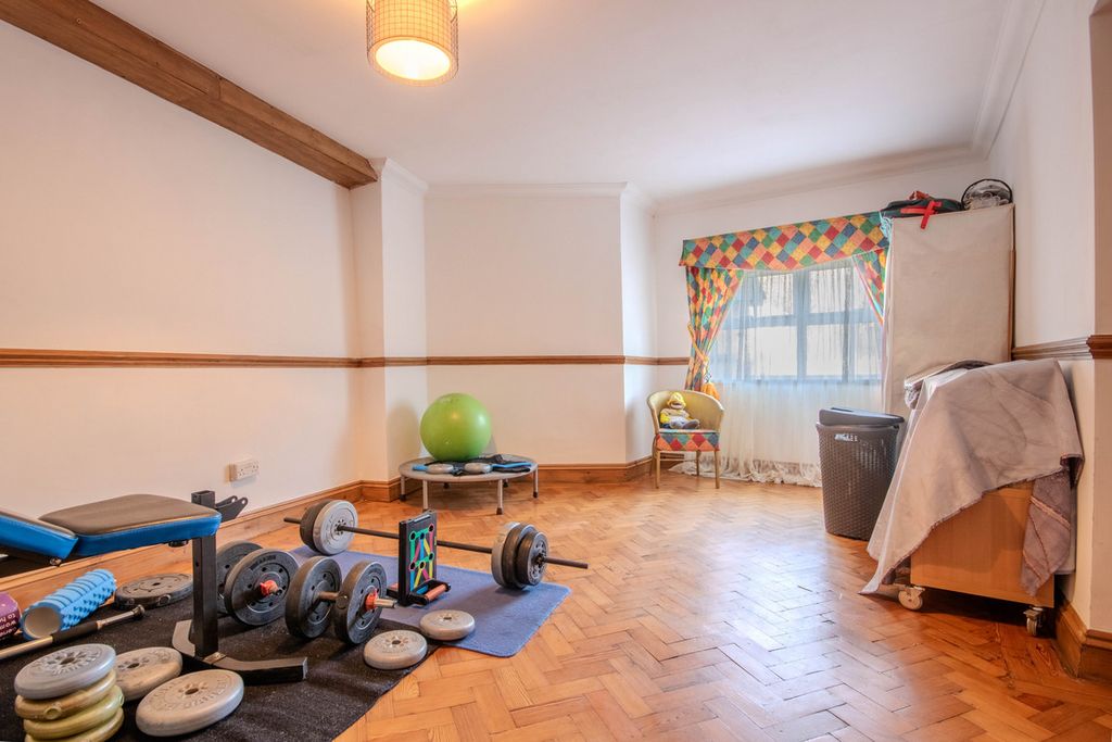 Additional image 14 of 5 bed villa for saleHigh Street, Pontyclun CF72