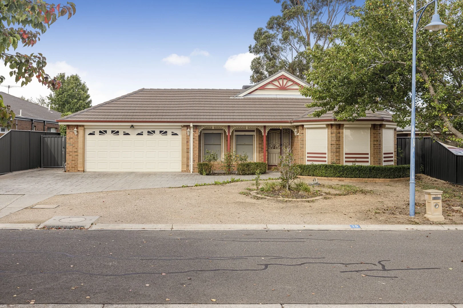 10 Dartmouth Court, Manor Lakes VIC 3024