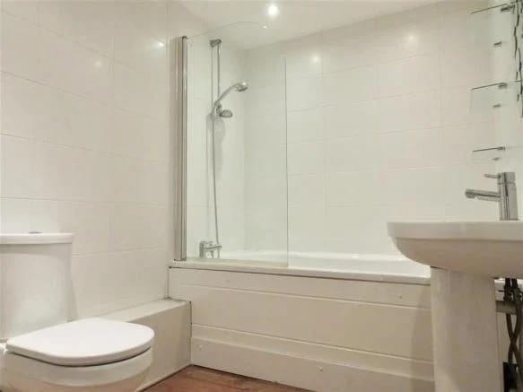 Additional image 5 of 2 Bed Flat, Wellington Court, LE1, N1 7GU