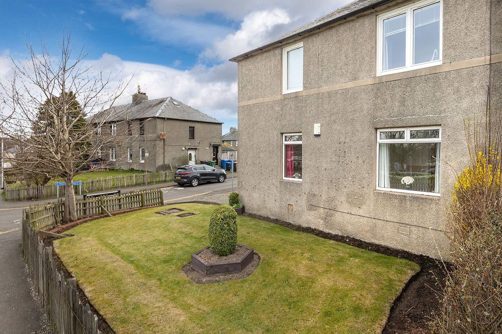 Additional image 2 of 2 bed flat for salePreston Road, Linlithgow EH49