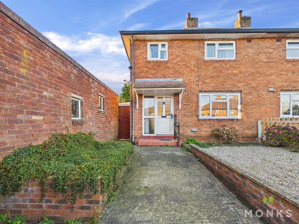 3 bed semi-detached house for saleGlebelands, Shawbury, Shrewsbury SY4