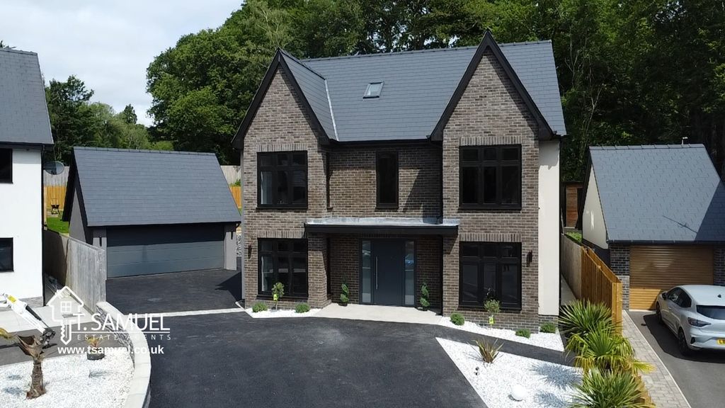 Additional image 64 of 5 bed detached house for saleThe Oaks, Trem Y Dyffryn, Mountain Ash CF45