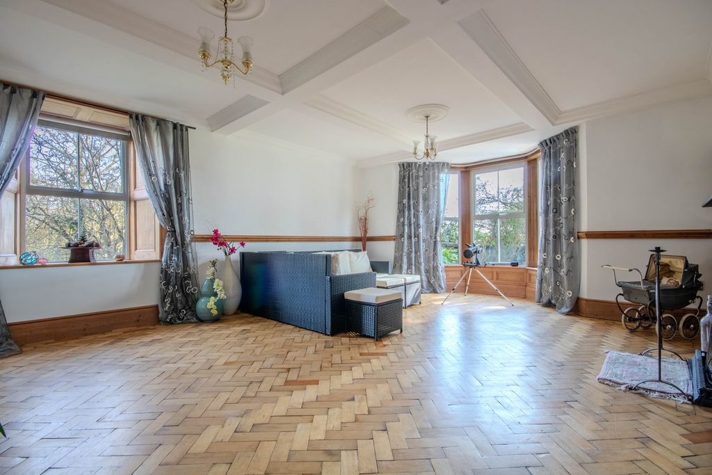 Additional image 10 of 5 bed villa for saleHigh Street, Pontyclun CF72