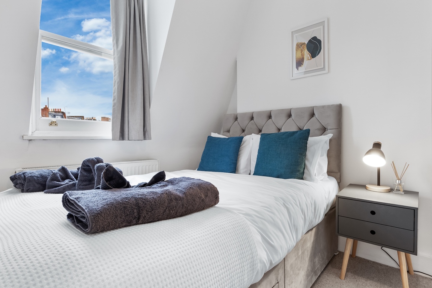 Additional image 8 of 2 Bed Flat, Sinclair Road, W14, N1 7GU