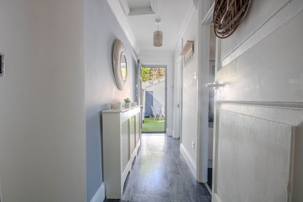 Additional image 32 of 5 bed villa for saleHigh Street, Pontyclun CF72