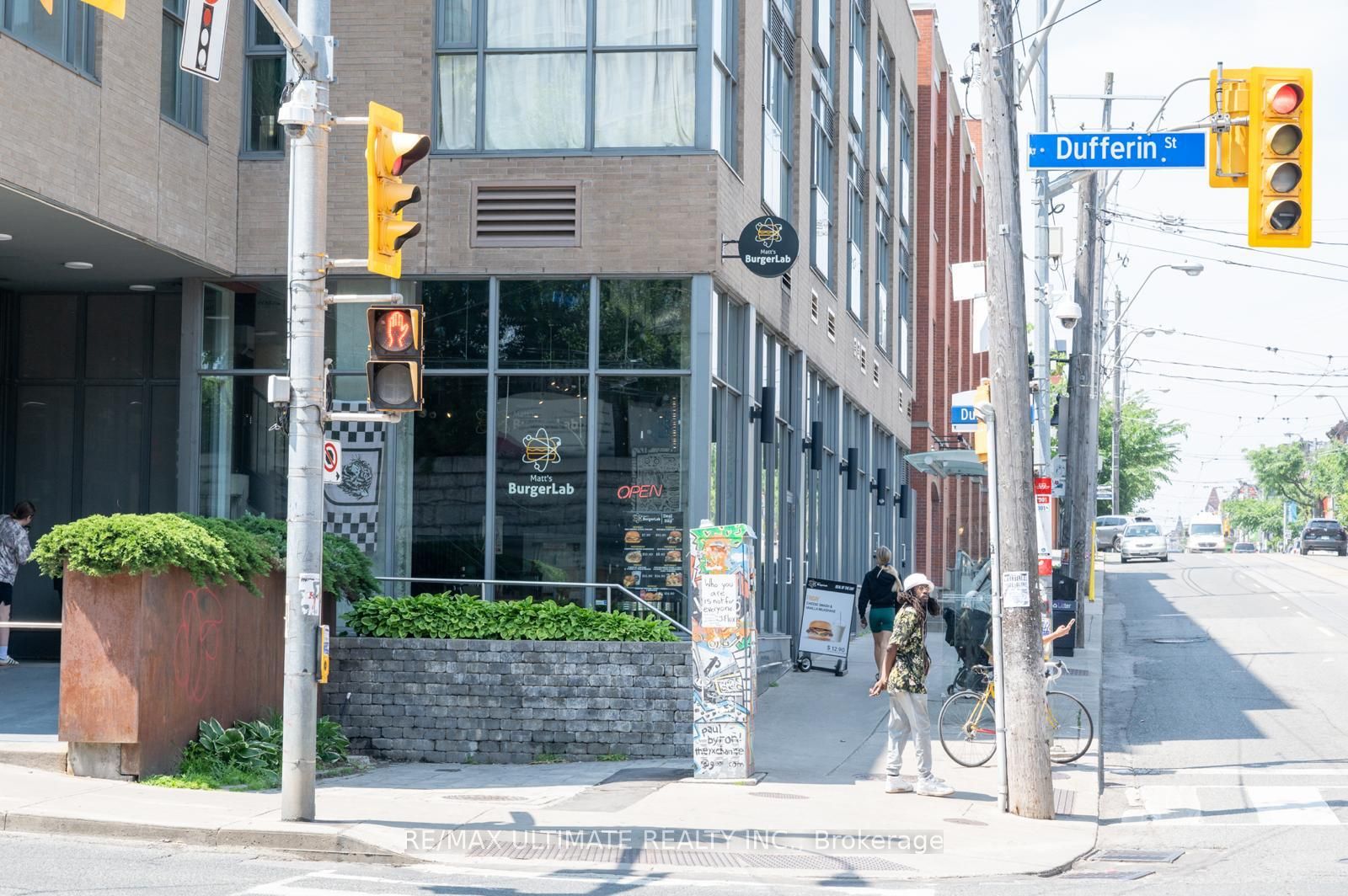 1205 Queen Street W, Toronto, ON, M6K 0B9