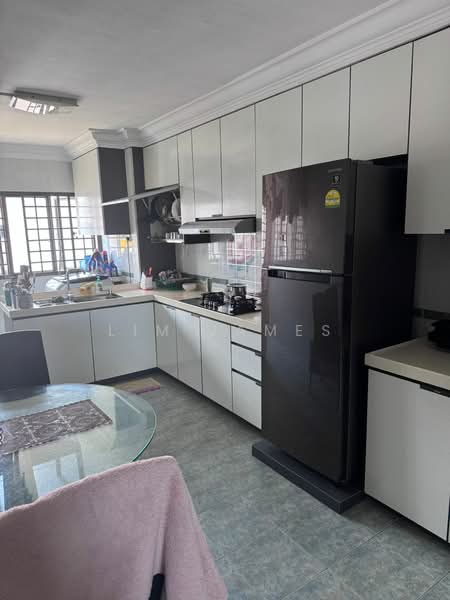 935 Tampines Street 91