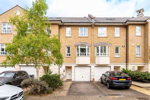 Samuel Gray Gardens, North Kingston, Kingston Upon Thames KT2