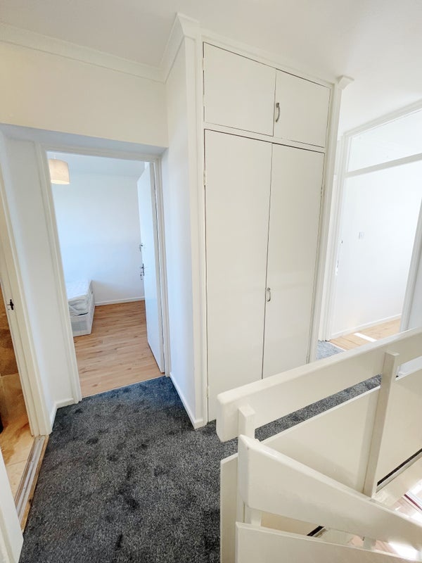 Room in a Shared House, Cable St, E1, N1 7GU photo 4