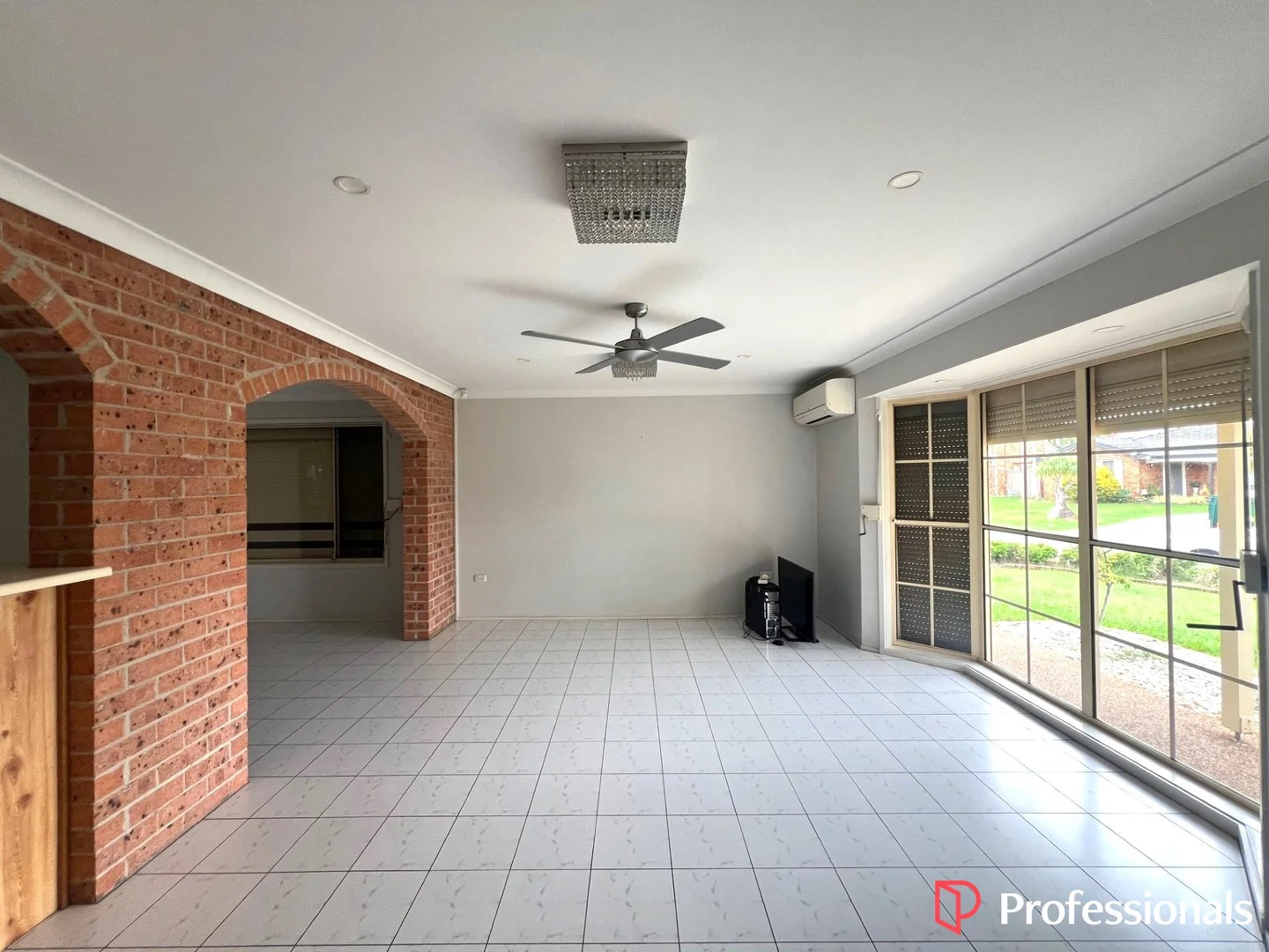 Additional image 2 of 25 Phar Lap Close, Casula NSW 2170