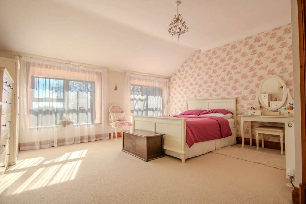 Additional image 18 of 5 bed villa for saleHigh Street, Pontyclun CF72