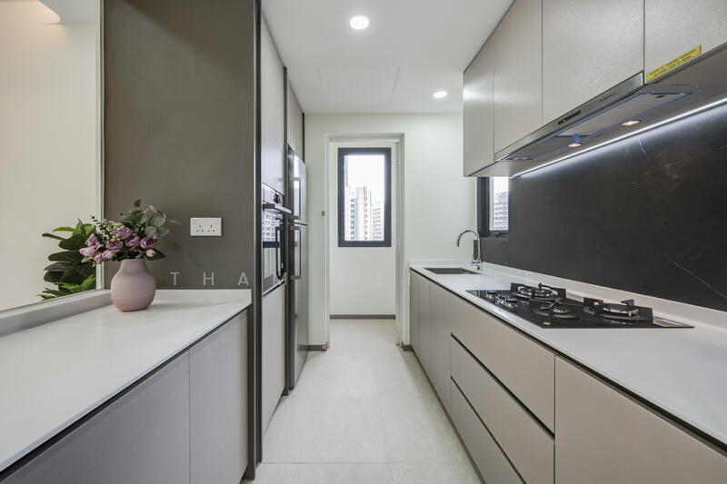 Additional image 7 of 86 Compassvale Bow