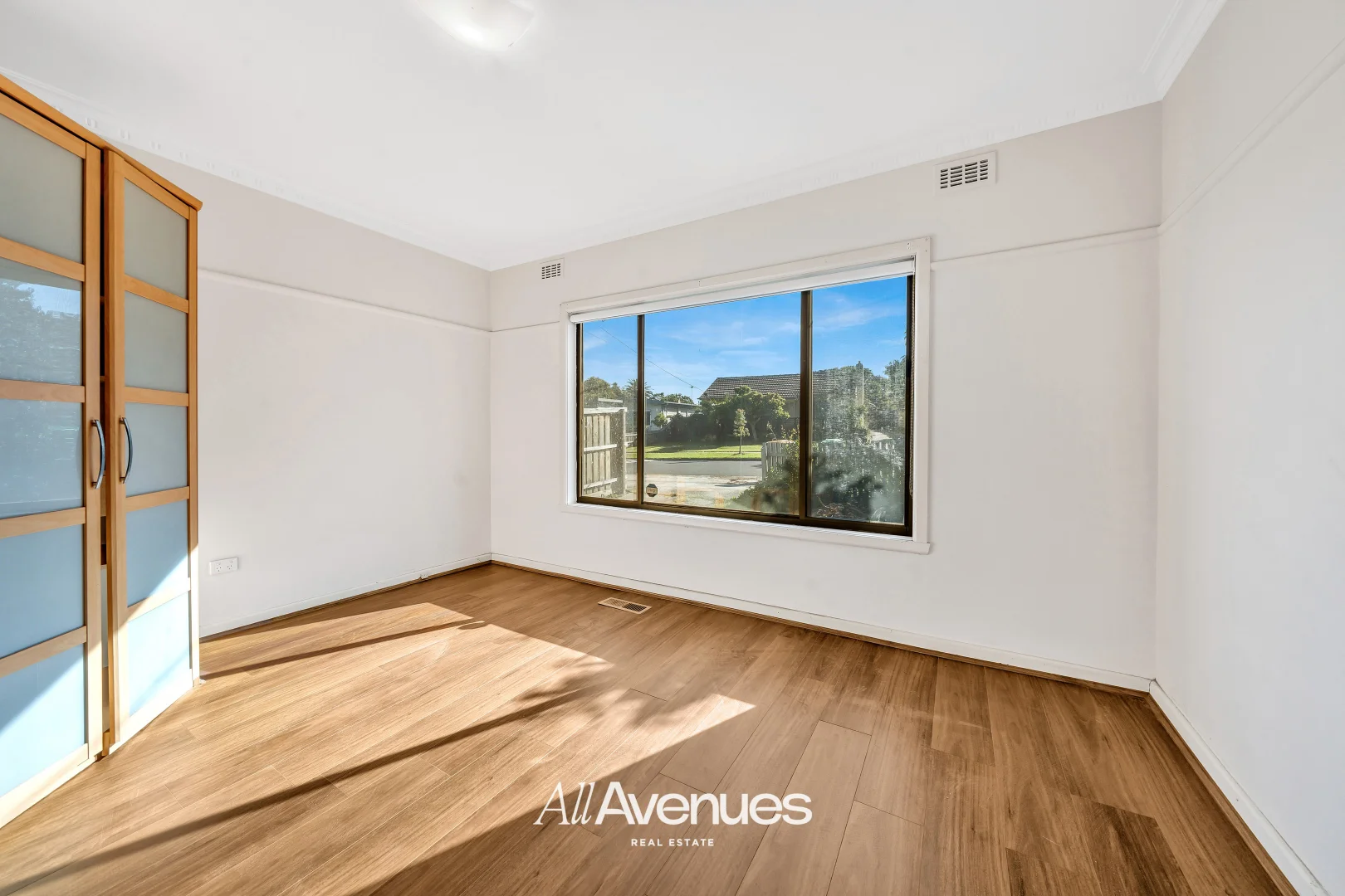 11 Phillip Ave, Springvale VIC 3171 photo 3
