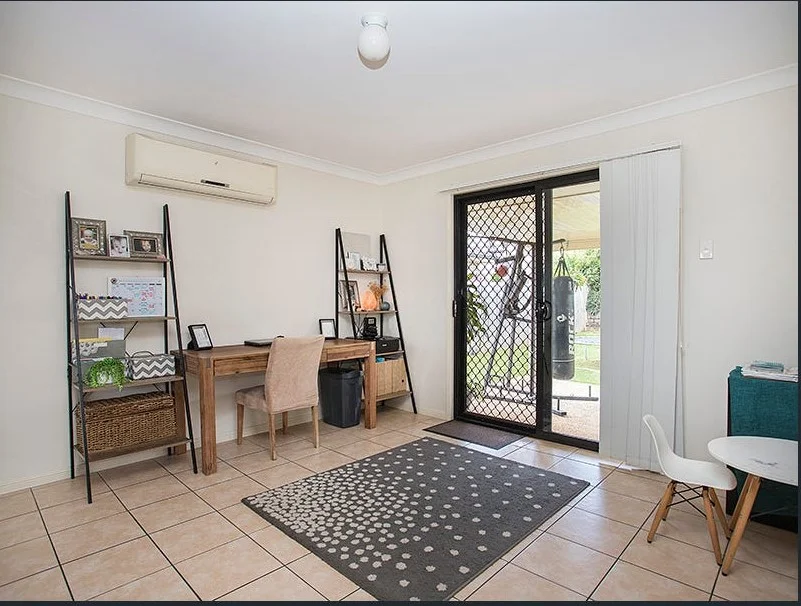 8 Cherrytree Crescent, Upper Caboolture QLD 4510 photo 3