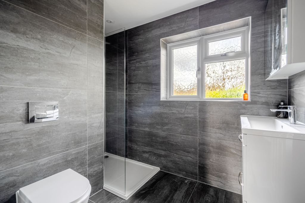 Additional image 8 of 5 bed detached house for saleLeycester Close, Windlesham GU20
